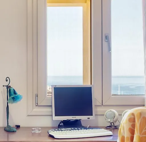 Anatoli סקופלוס טאון